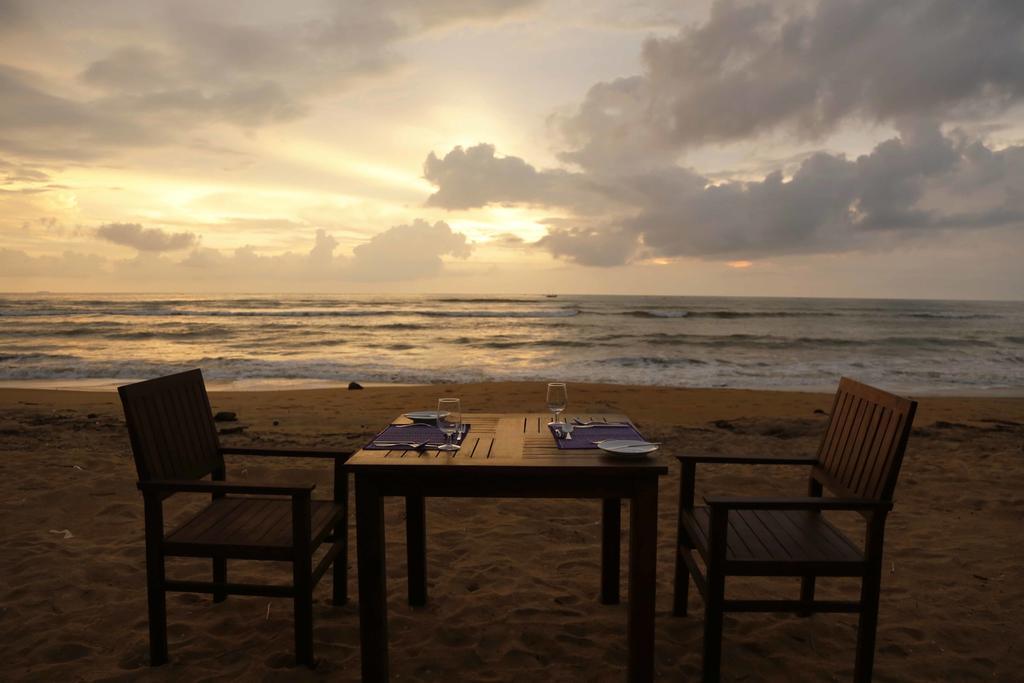 Blue Beach Hotel Wadduwa Exterior foto