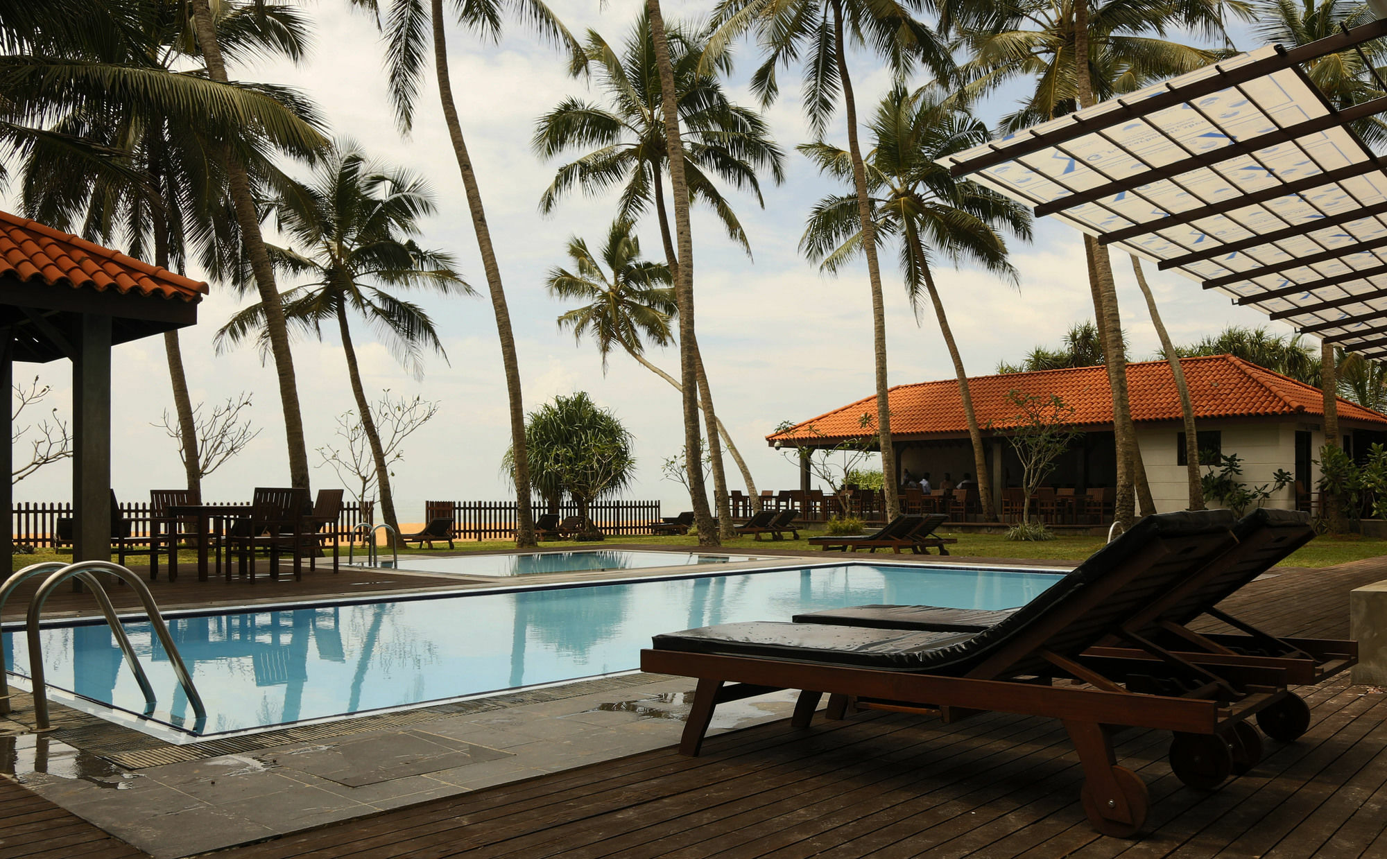 Blue Beach Hotel Wadduwa Exterior foto